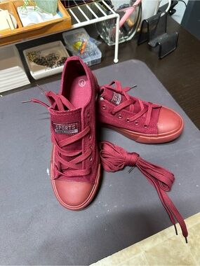 New w/o Tag, Burgundy Canvas Low-Top Sneakers w/ extra shoe laces